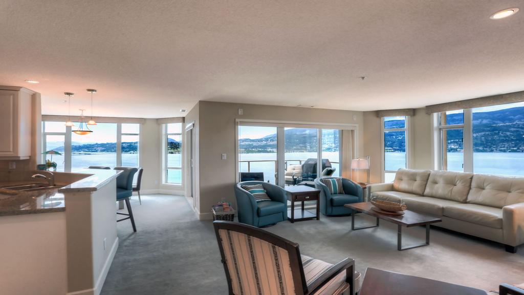 Sunset Waterfront Resort By Kelownacondorentals Exterior photo