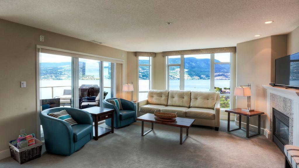 Sunset Waterfront Resort By Kelownacondorentals Exterior photo